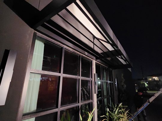 Commercial Louvered Sunshades